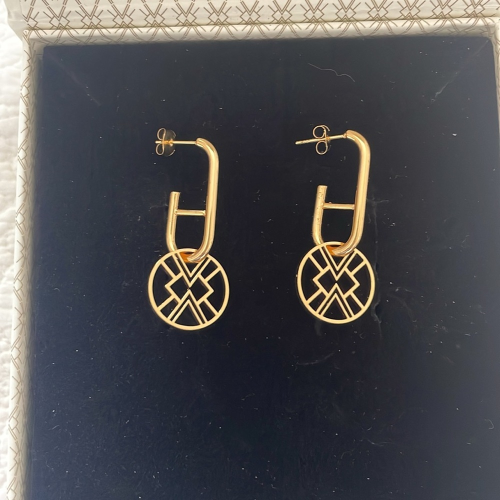 b. Yellowtail Gold Tone Earrings - Picture 3 of 4